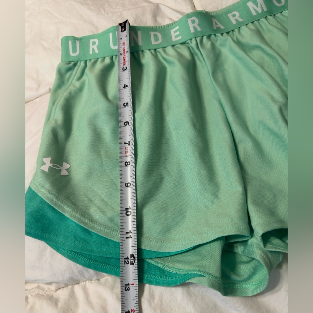 Under Armour Women's Loose Play Up Vibrant Green Athletic Shorts - NWT - Size L - Picture 12 of 12